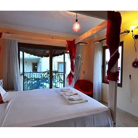 וילה Sleeps 12 Pool Air Con קלקן