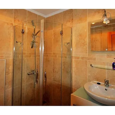 Sleeps 12 Pool Air Con וילה קלקן