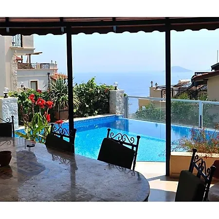 וילה Sleeps 12 Pool Air Con קלקן