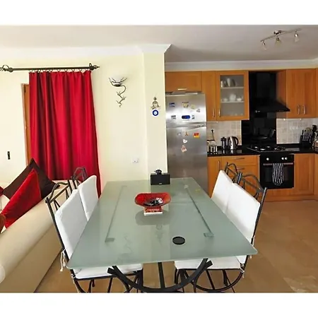 Sleeps 12 Pool Air Con