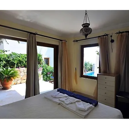 Sleeps 12 Pool Air Con וילה