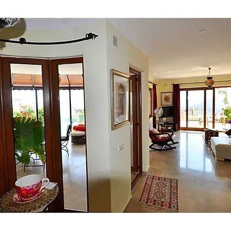 Sleeps 12 Pool Air Con * קלקן